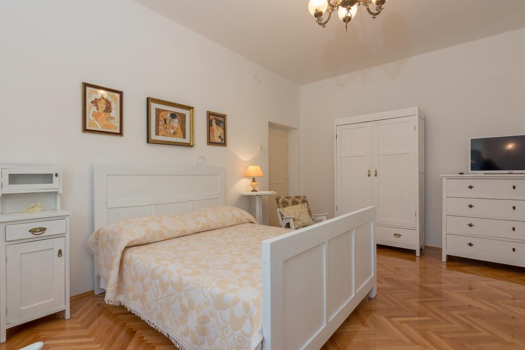 Apartments Coce Трогир Экстерьер фото
