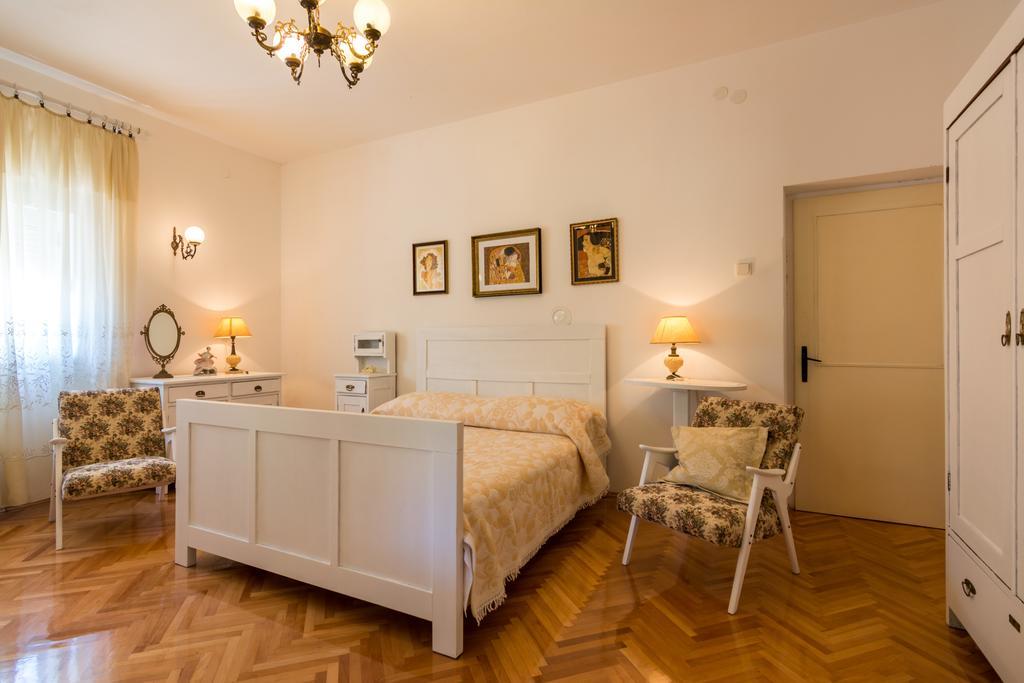 Apartments Coce Трогир Экстерьер фото