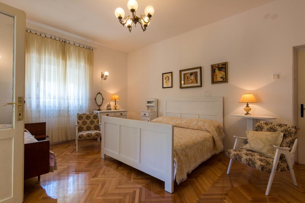 Apartments Coce Трогир Экстерьер фото