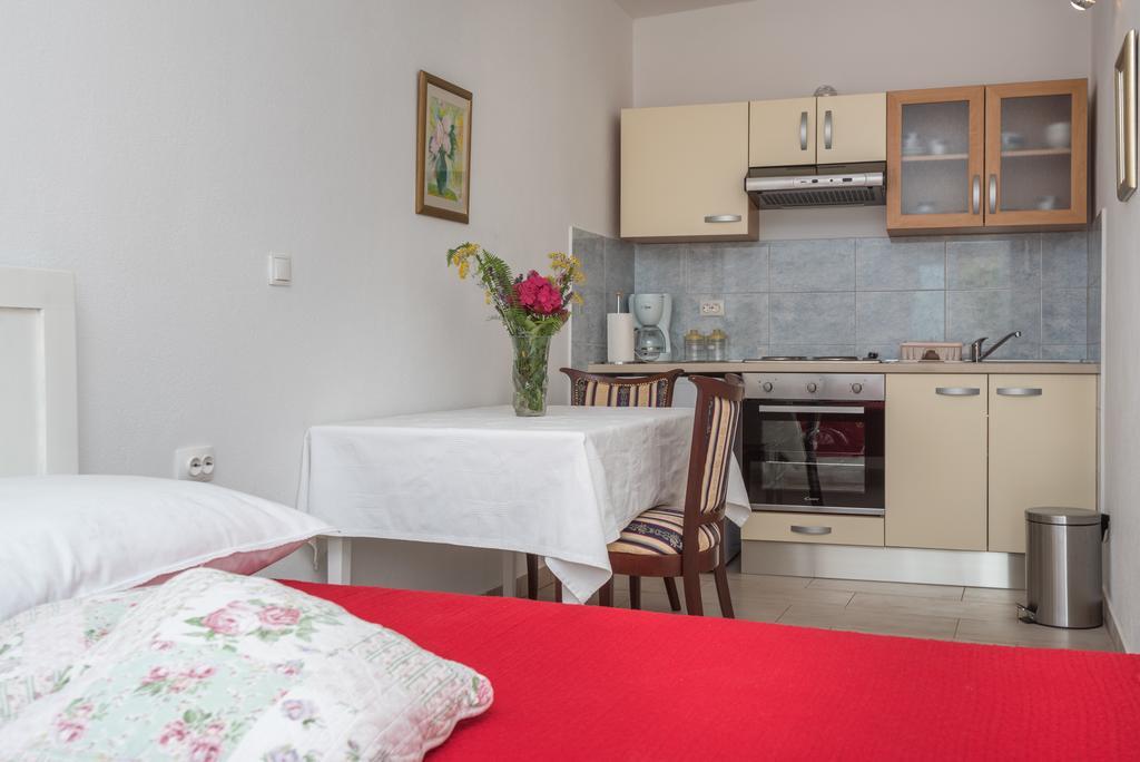 Apartments Coce Трогир Экстерьер фото