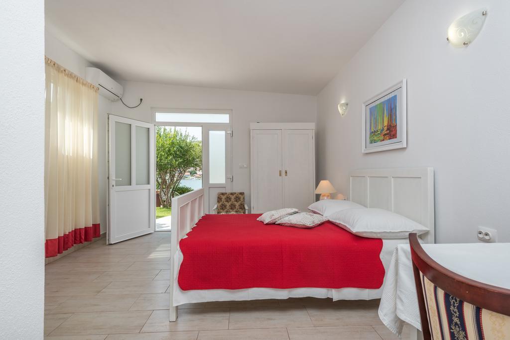 Apartments Coce Трогир Экстерьер фото