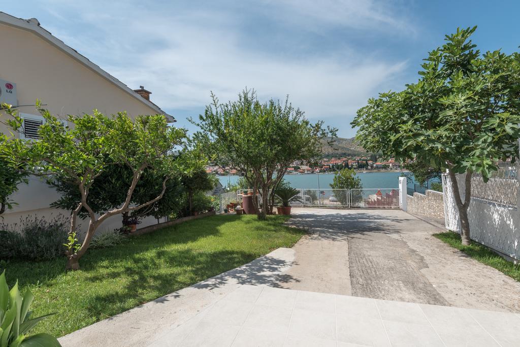 Apartments Coce Трогир Экстерьер фото