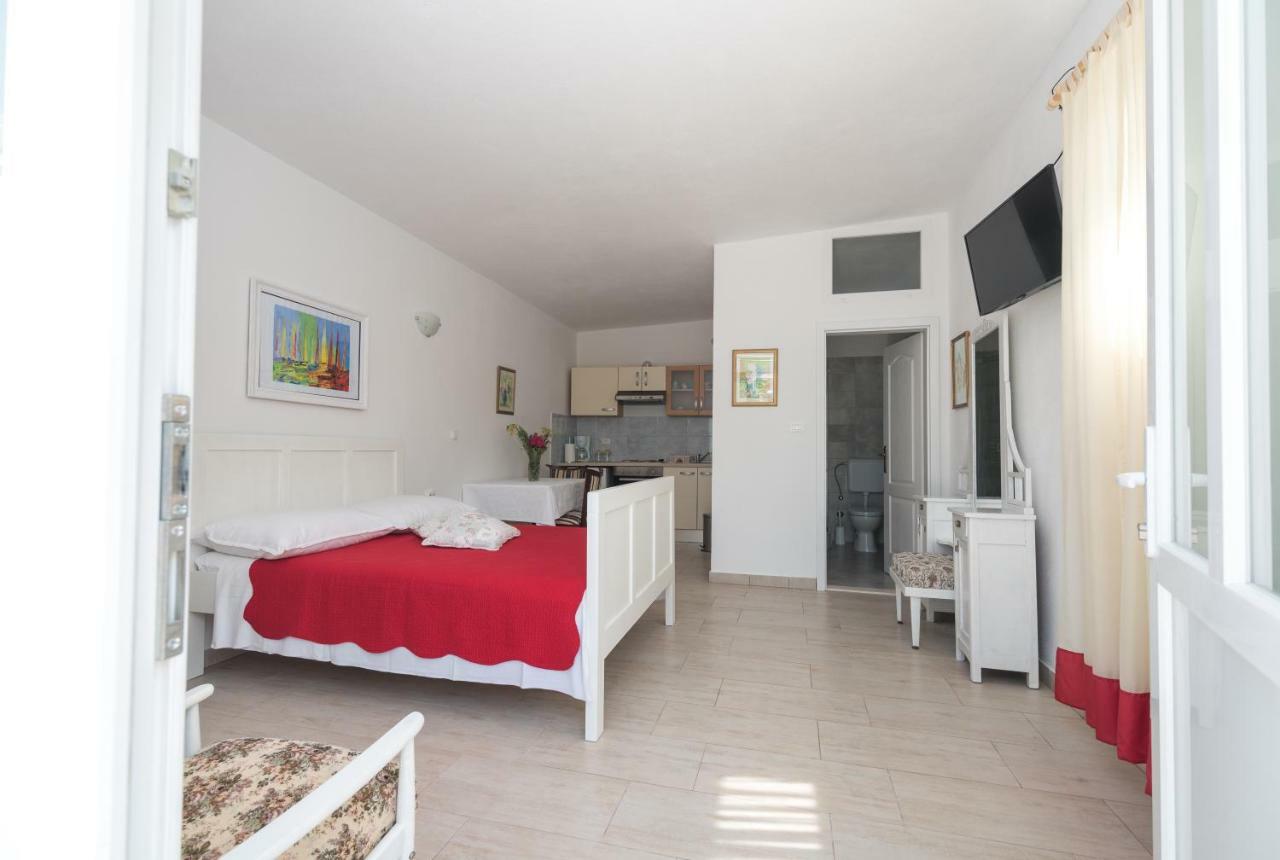 Apartments Coce Трогир Экстерьер фото
