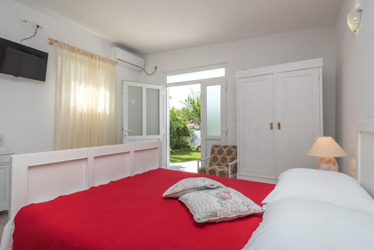 Apartments Coce Трогир Экстерьер фото